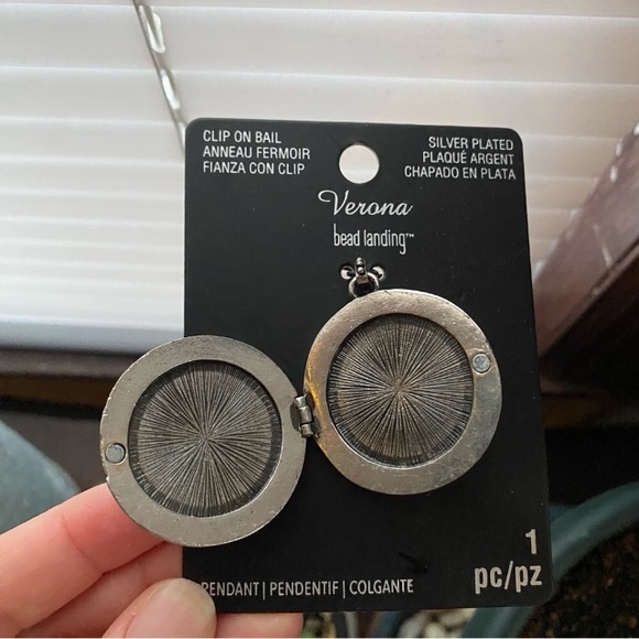 NEW Silver Pendant Locket Clip on Bail - Picture 2 of 3